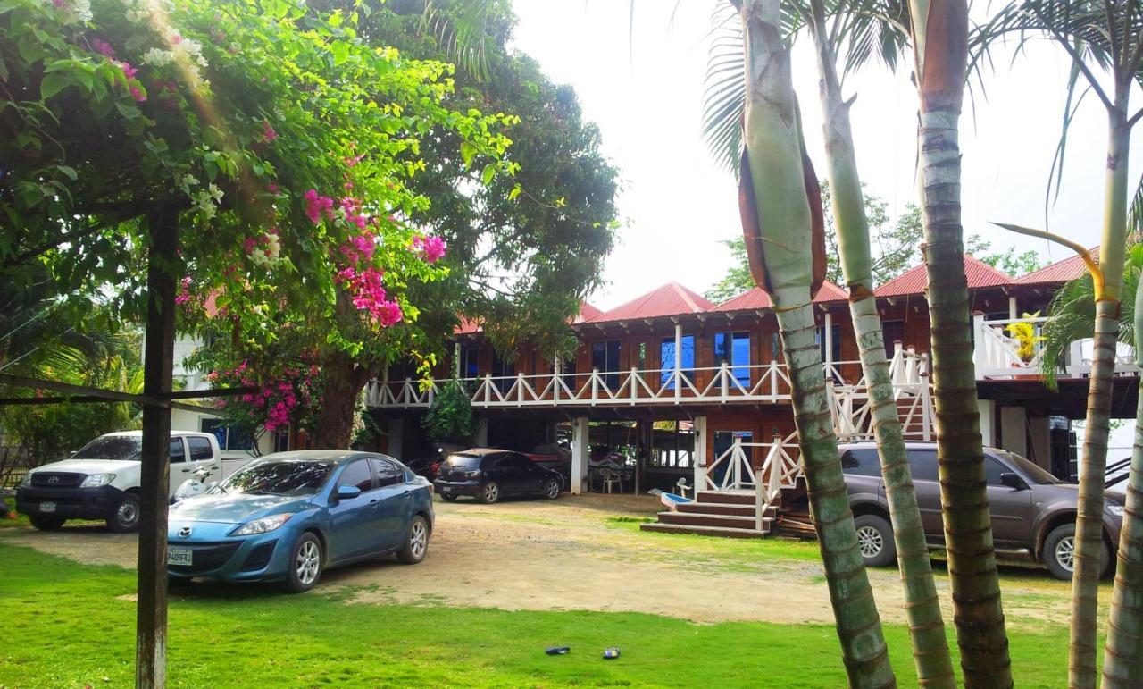 Chalet Castillo El Estor Bagian luar foto